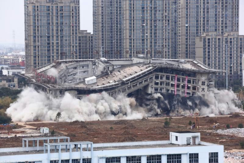 南昌原昌大瑞豐大廈爆破倒塌過程